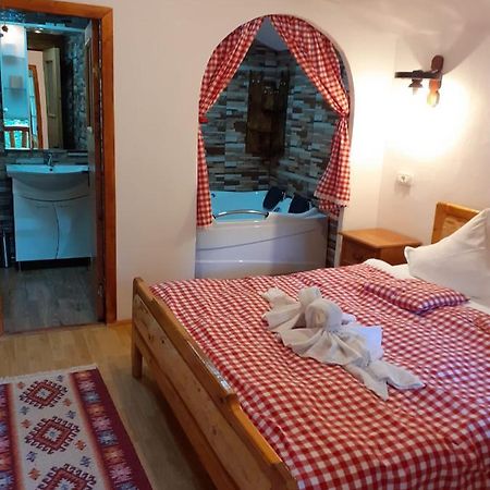 Cabanute Si Camping Dracula Capatineni-Paminteni Bagian luar foto