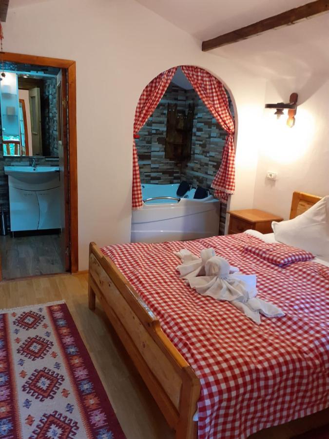 Cabanute Si Camping Dracula Capatineni-Paminteni Bagian luar foto