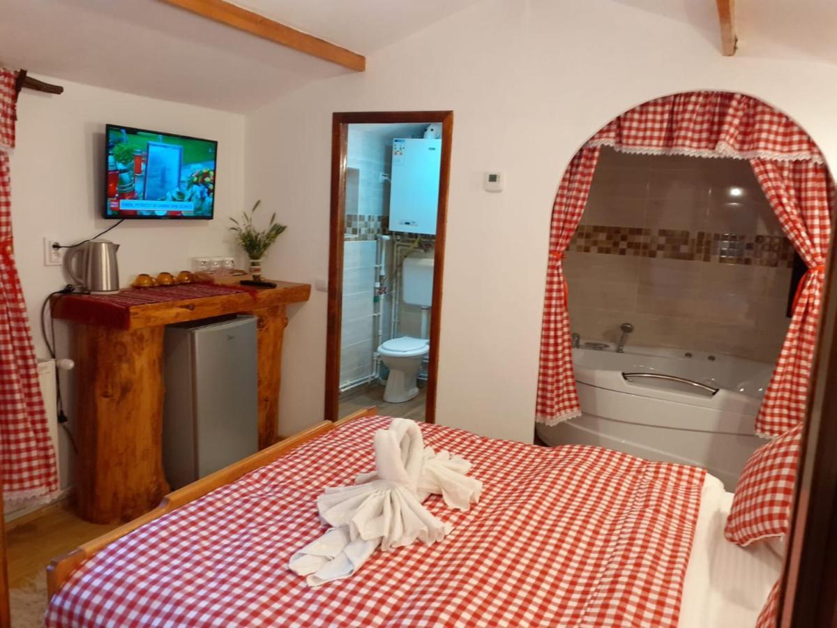 Cabanute Si Camping Dracula Capatineni-Paminteni Bagian luar foto