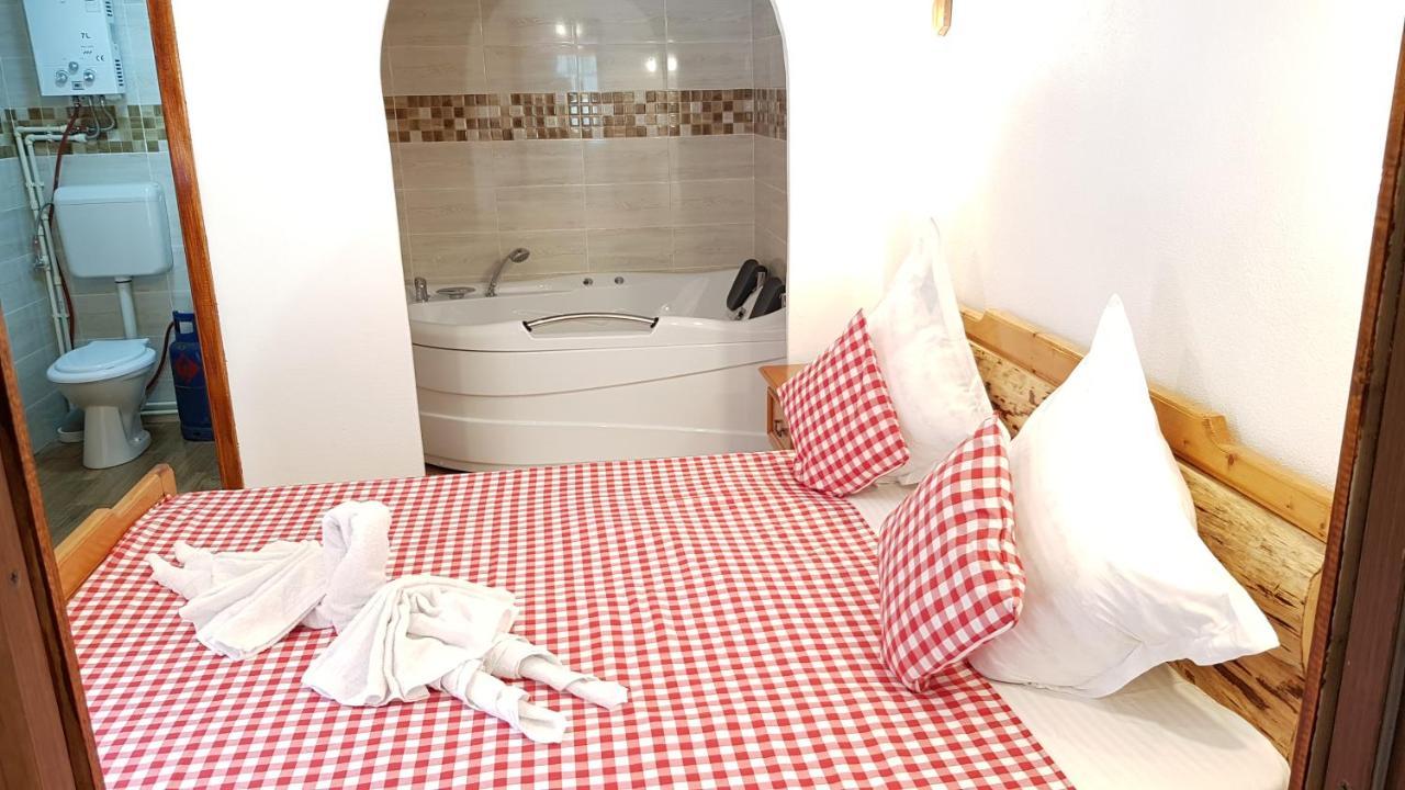 Cabanute Si Camping Dracula Capatineni-Paminteni Bagian luar foto